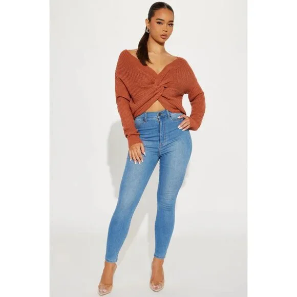 Fashion Nova Rust Twist Back Sweater | Size M | Sold Out Online 🍂 - Picture 4 of 5